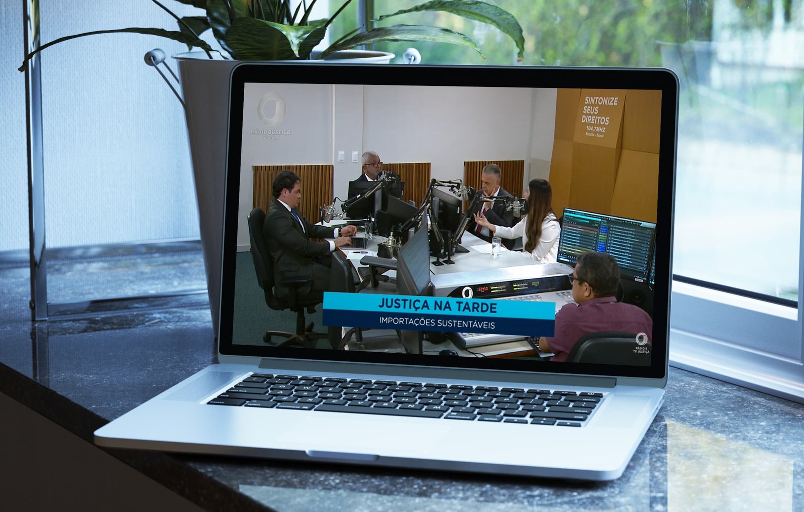 #ABRAnaMídia: Rádio Justiça debate importações sustentáveis e destaca papel ambiental da reciclagem animal