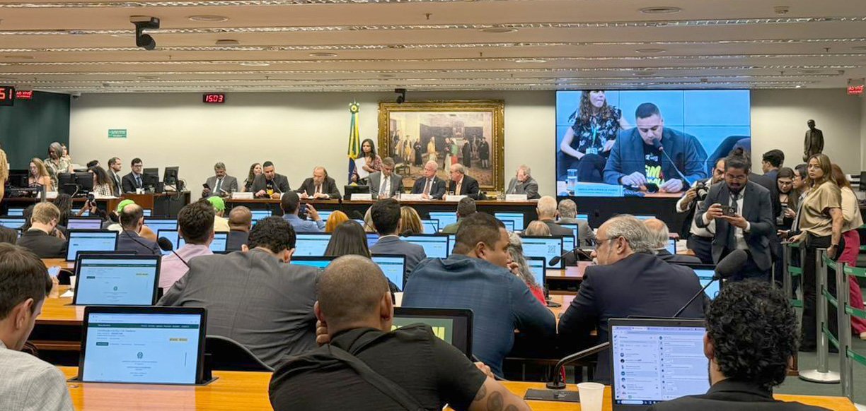 CCJ avança na análise de PECs sobre o fim da jornada 6×1