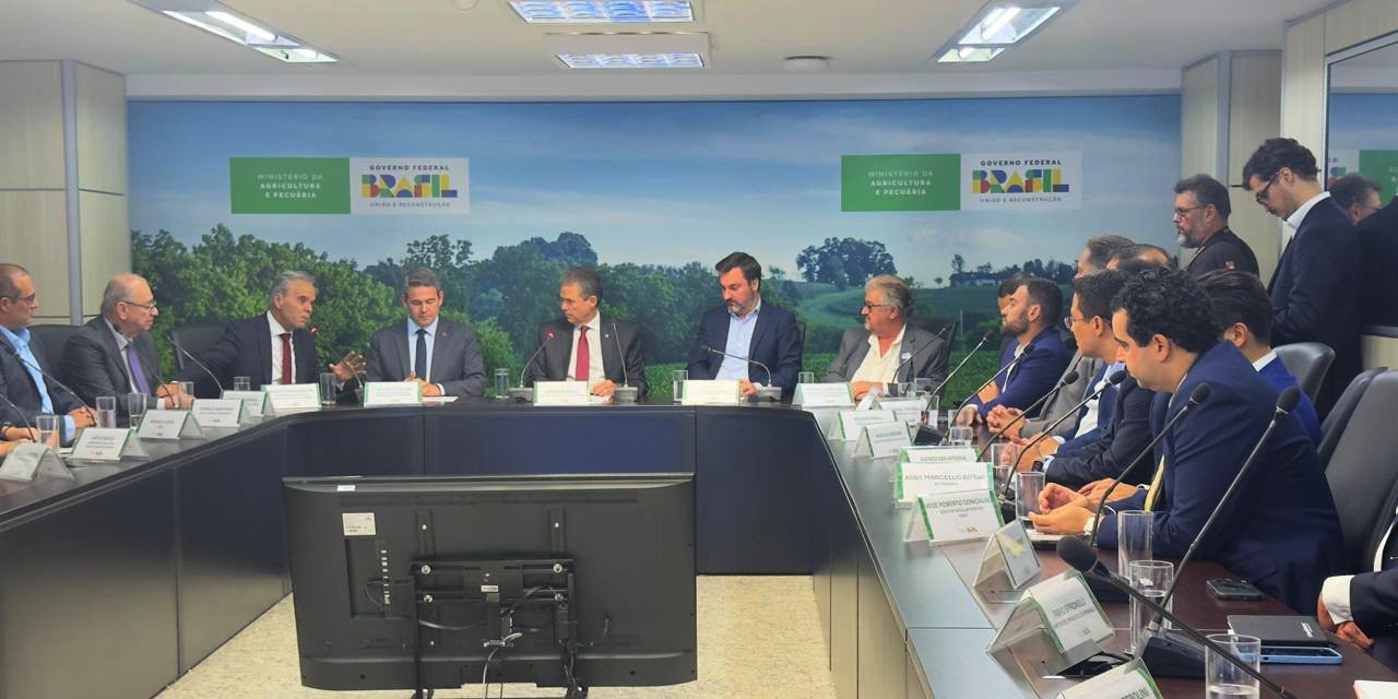 Novo ministro da Agricultura recebe associados da ABRA para discutir o futuro da reciclagem animal brasileira